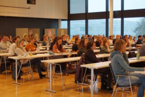 KINDER STÄRKEN 2.0 Auftakt 24.01.2023 Großer Saal © SLfG KINDER STÄRKEN 2.0 Auftakt 24.01.2023 Großer Saal © SLfG
