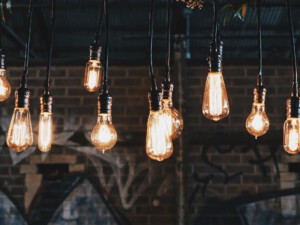 Lichterkette - Patrick Tomasso/Unsplash Lichterkette - Patrick Tomasso/Unsplash