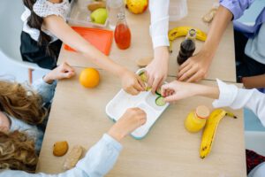 Gemeinschaftliches Mittagessen in Kindertageseinrichtungen- Yan Krukau/Pexels